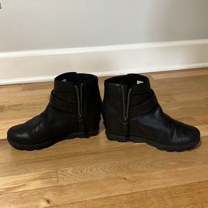 Sorel Waterproof Ankle Boots- size 10.5